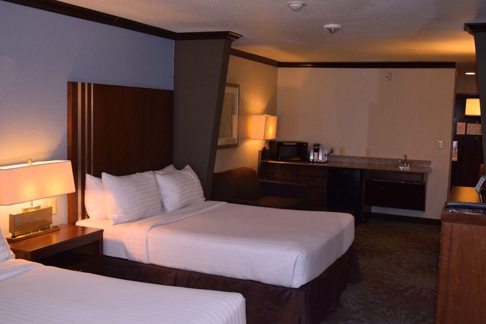 Holiday Inn Express & Suites San Antonio Nw Near Seaworld By Ihg Экстерьер фото